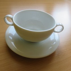 Šolja konzome 330cc sa tacnom