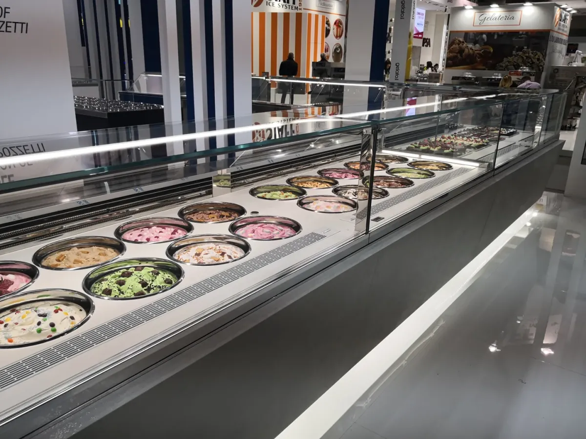 Vitrine za sladoled, kolače i hladne napitke